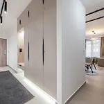 Brand New In A House 아파트 부다페스트